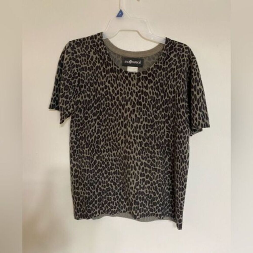 Women’s leopard short sleeve top‎ size small